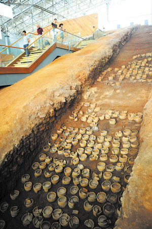 九游娱乐官方网站：救援现场200多位潜水员地毯式搜索沉船舱位(图1)